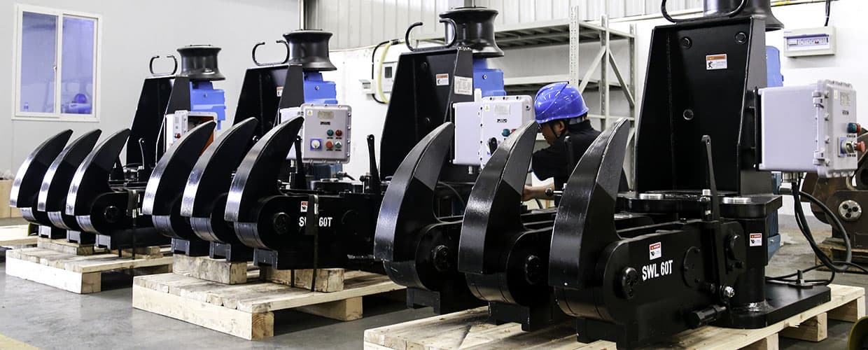 Quick Release Hooks (QRH) for Marine + Infrastructure / Glen Engineering